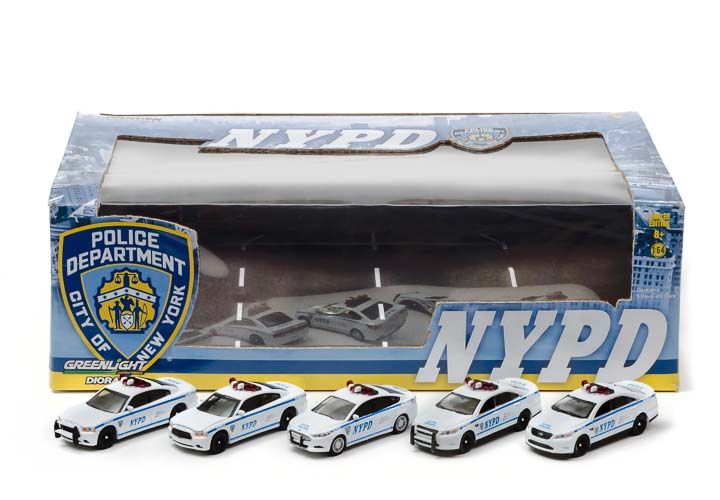 59080 1:64 NYPD (New York City Police Department) 5-Car Diorama