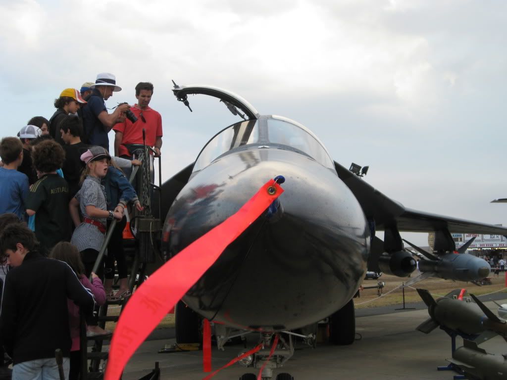 http://i841.photobucket.com/albums/zz339/timboeing777/Avalon%20Airshow%202009/AvalonAirshowtrip107.jpg