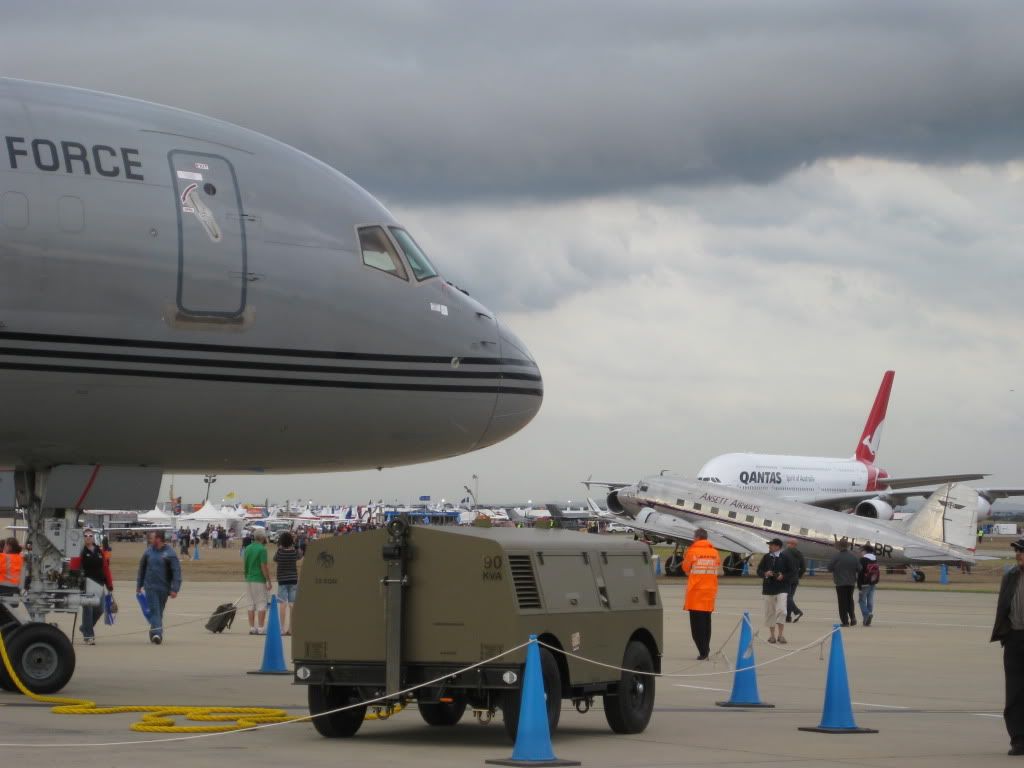 http://i841.photobucket.com/albums/zz339/timboeing777/Avalon%20Airshow%202009/AvalonAirshowtrip154.jpg