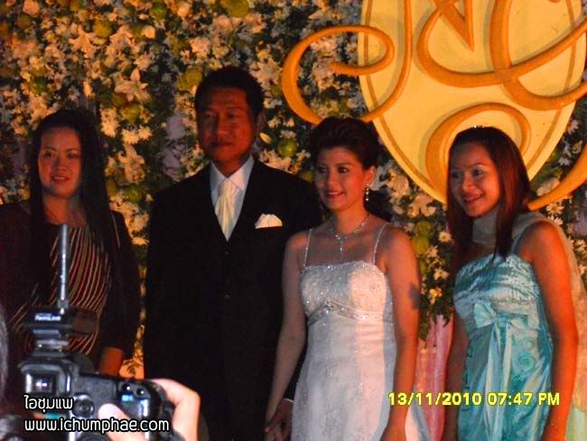 ไอชุมแพ-บรรยากาศงานแต่งงาน อภิมหา หรูเลิศ อลังการ ที่สุดในอำเภอชุมแพ-2