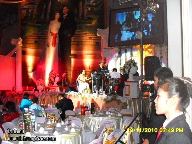 ไอชุมแพ-บรรยากาศงานแต่งงาน อภิมหา หรูเลิศ อลังการ ที่สุดในอำเภอชุมแพ-23
