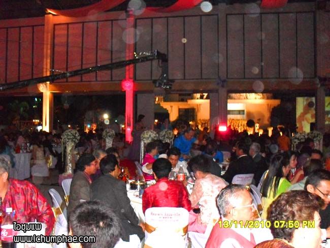 ไอชุมแพ-บรรยากาศงานแต่งงาน อภิมหา หรูเลิศ อลังการ ที่สุดในอำเภอชุมแพ-13