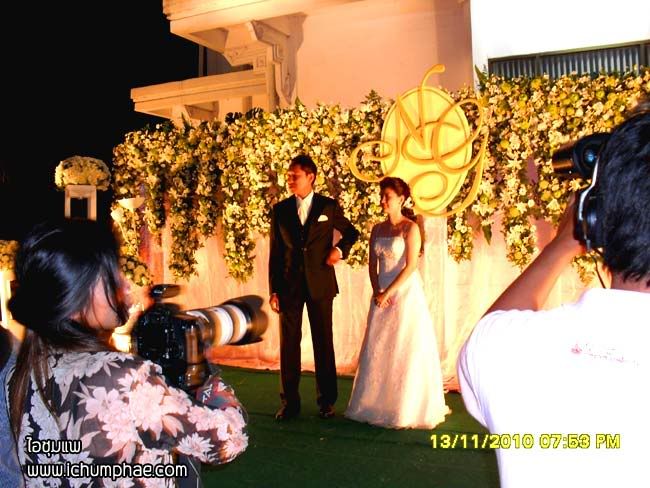 ไอชุมแพ-บรรยากาศงานแต่งงาน อภิมหา หรูเลิศ อลังการ ที่สุดในอำเภอชุมแพ-1