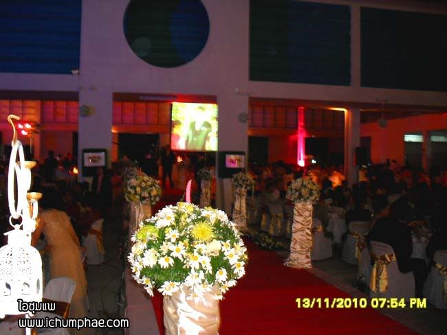 ไอชุมแพ-บรรยากาศงานแต่งงาน อภิมหา หรูเลิศ อลังการ ที่สุดในอำเภอชุมแพ-17