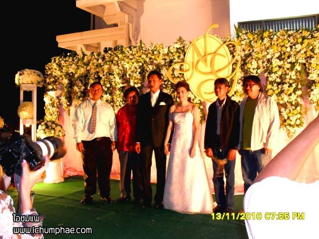 ไอชุมแพ-บรรยากาศงานแต่งงาน อภิมหา หรูเลิศ อลังการ ที่สุดในอำเภอชุมแพ-3