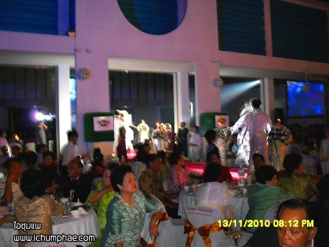ไอชุมแพ-บรรยากาศงานแต่งงาน อภิมหา หรูเลิศ อลังการ ที่สุดในอำเภอชุมแพ-19