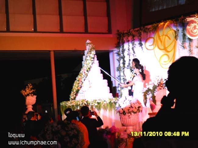 ไอชุมแพ-บรรยากาศงานแต่งงาน อภิมหา หรูเลิศ อลังการ ที่สุดในอำเภอชุมแพ-5
