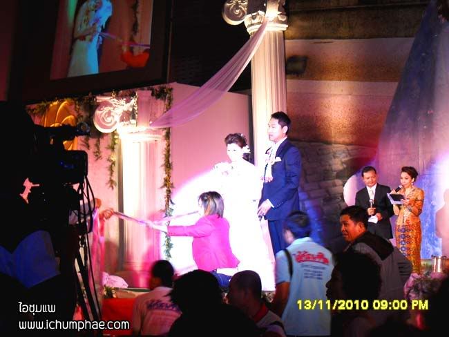 ไอชุมแพ-บรรยากาศงานแต่งงาน อภิมหา หรูเลิศ อลังการ ที่สุดในอำเภอชุมแพ-9