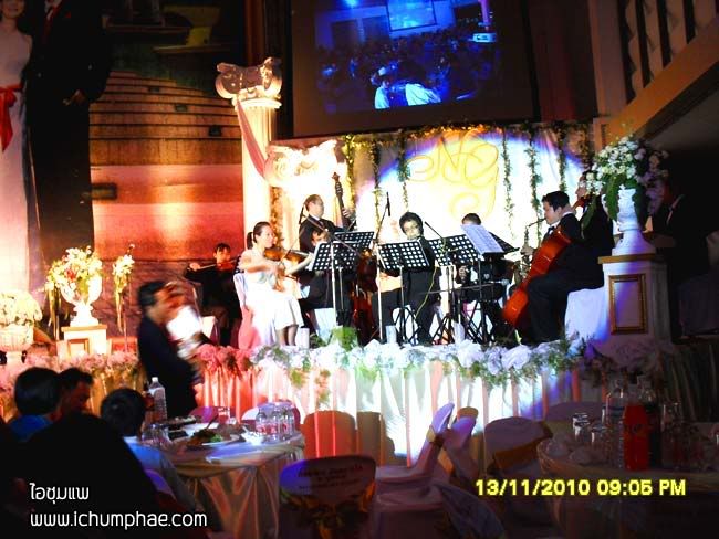 ไอชุมแพ-บรรยากาศงานแต่งงาน อภิมหา หรูเลิศ อลังการ ที่สุดในอำเภอชุมแพ-24